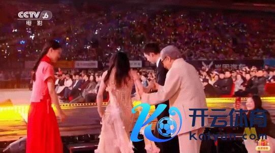 刘浩存终于换掉了微商头像 演技与争议并行